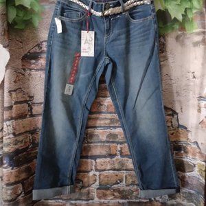 Lightwash Denim Roll Cuff Capri